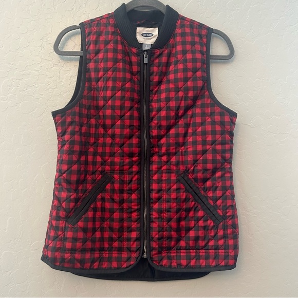Old Navy red and black buffalo plaid check puffer vest size small - Picture 1 of 15